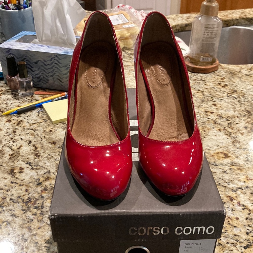 Red patent leather Corso Como heels in good condition